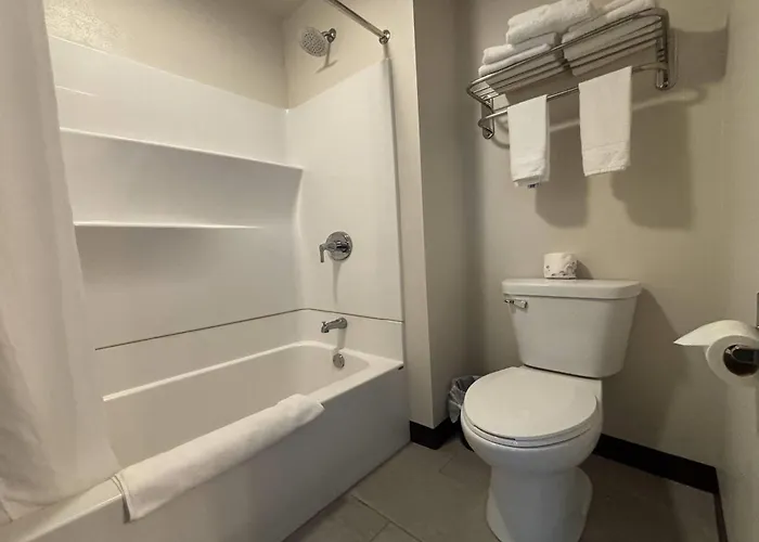 Hotel Travelodge By Wyndham Atlanta, Illinois Atlanta