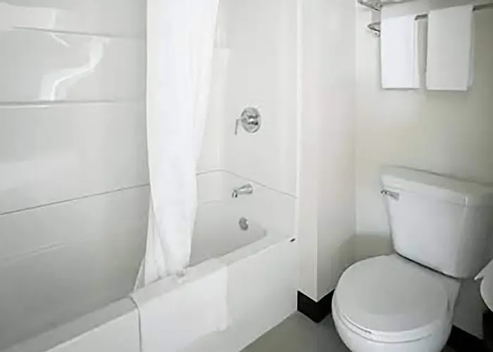 Hotel Travelodge By Wyndham Atlanta, Illinois 2*