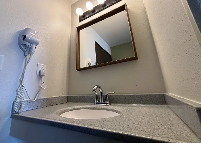 Travelodge By Wyndham Atlanta, Illinois Hotel